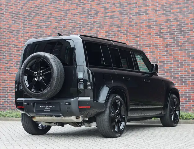Land Rover Defender view 17