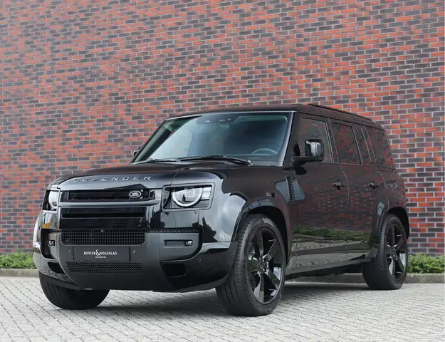 Land Rover Defender view 16