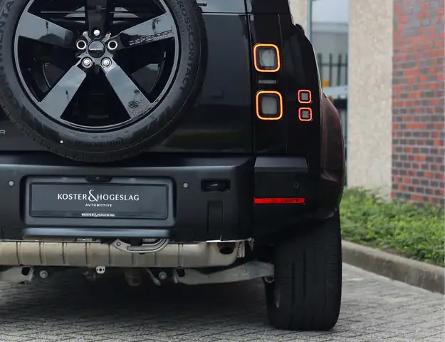 Land Rover Defender view 13