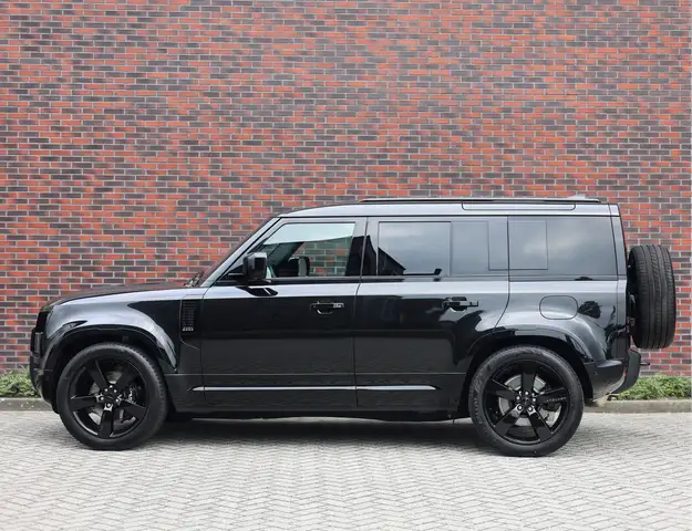 Land Rover Defender view 15