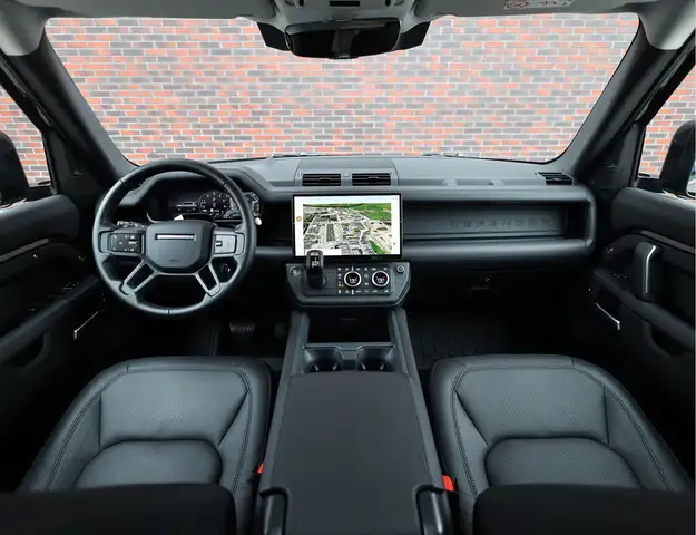 Land Rover Defender view 3