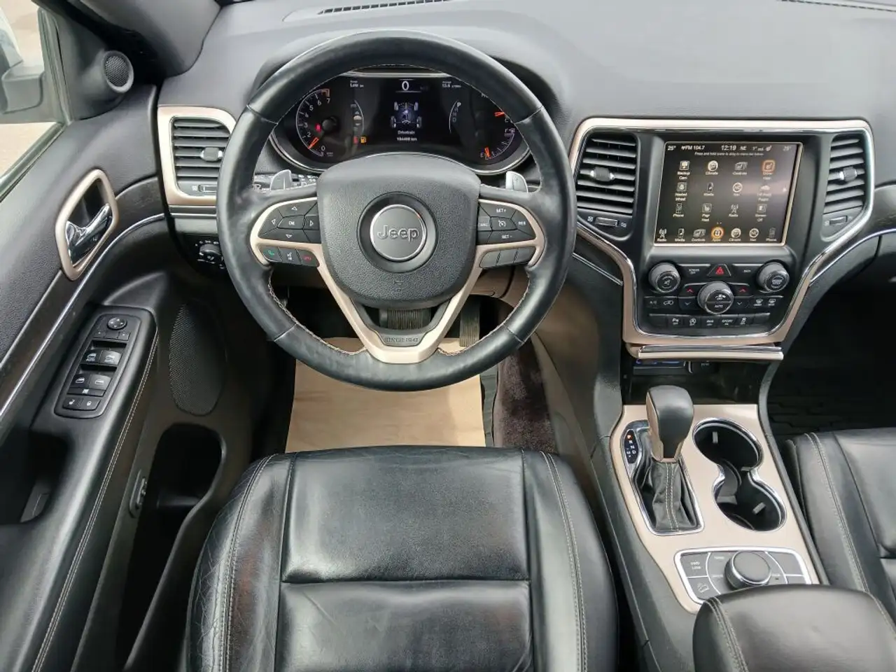 Jeep Grand Cherokee снимка Jeep Grand Cherokee