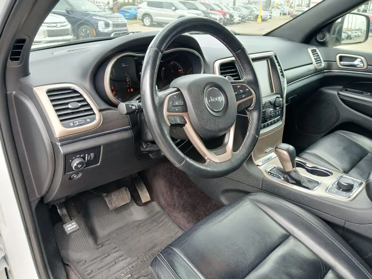 Jeep Grand Cherokee снимка Jeep Grand Cherokee