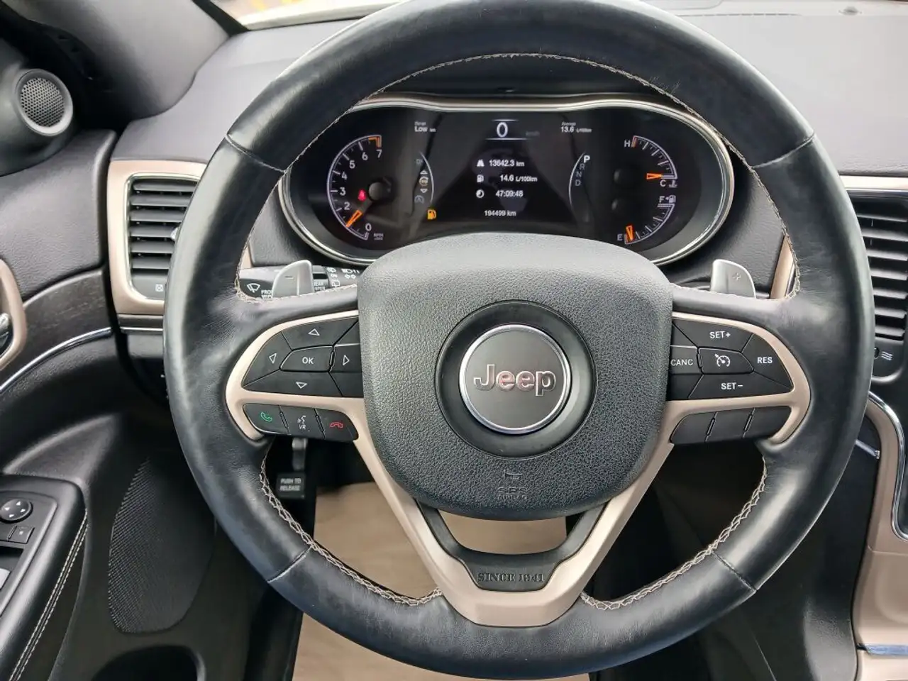 Jeep Grand Cherokee снимка Jeep Grand Cherokee