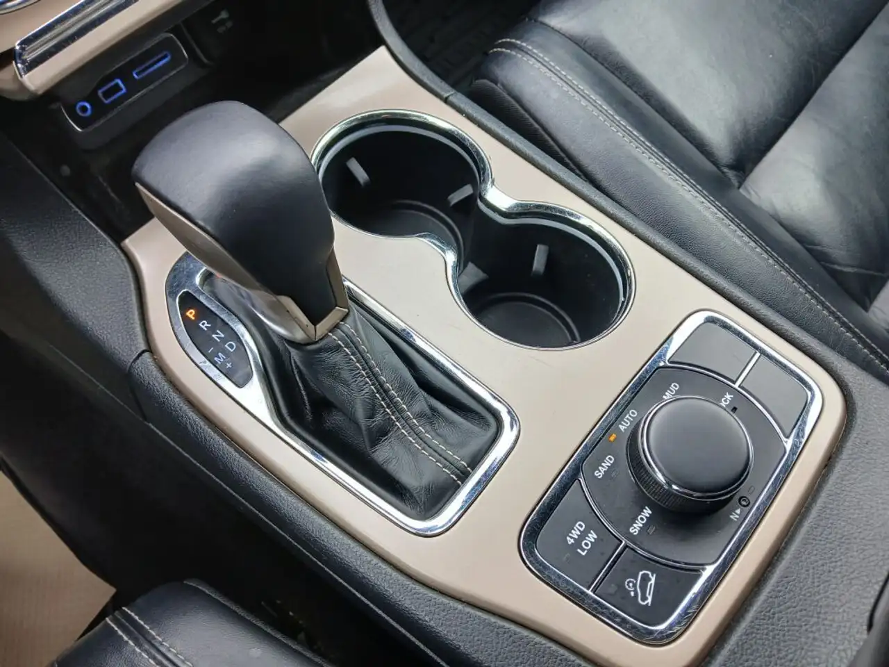 Jeep Grand Cherokee снимка Jeep Grand Cherokee