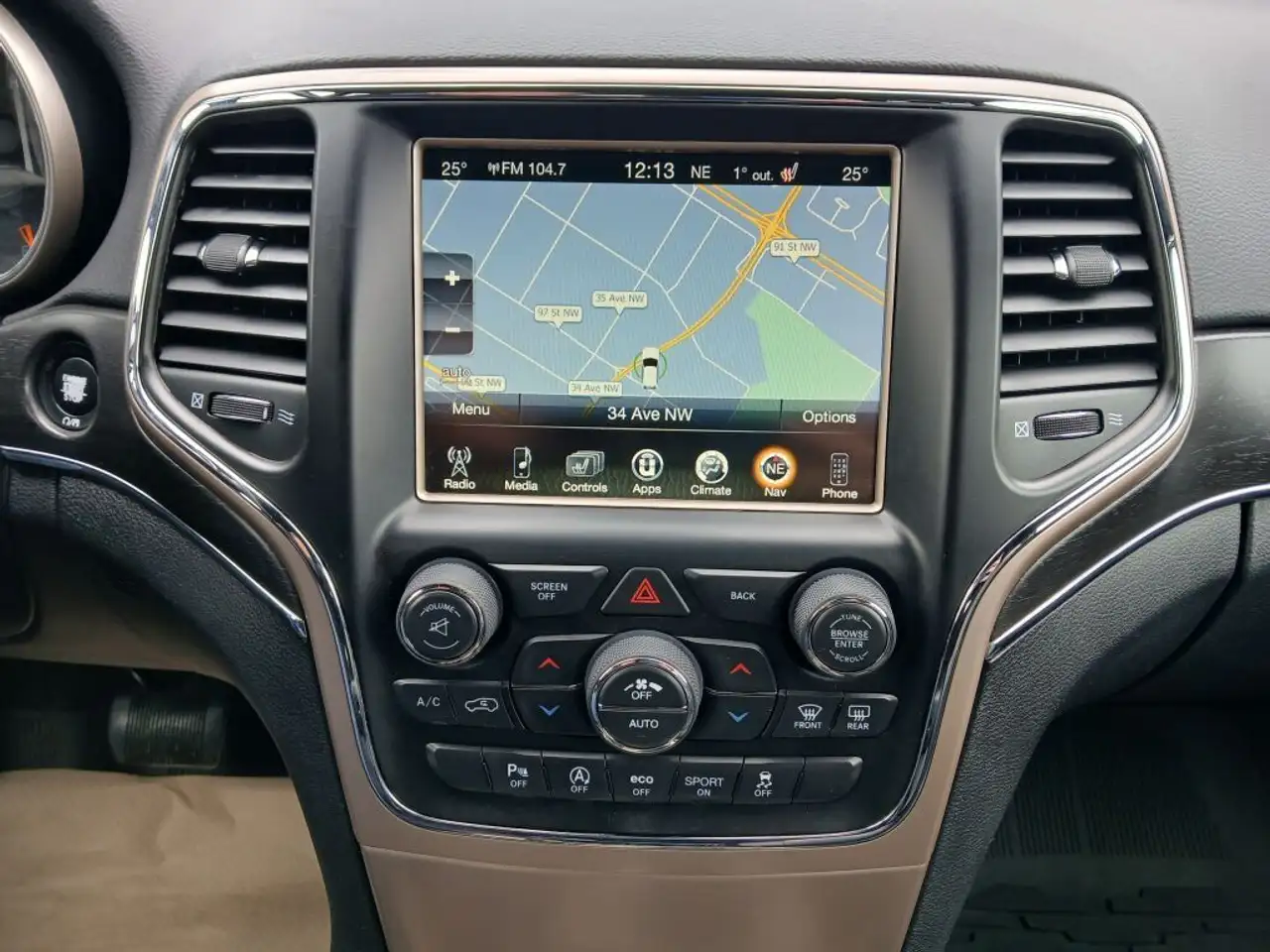 Jeep Grand Cherokee снимка Jeep Grand Cherokee