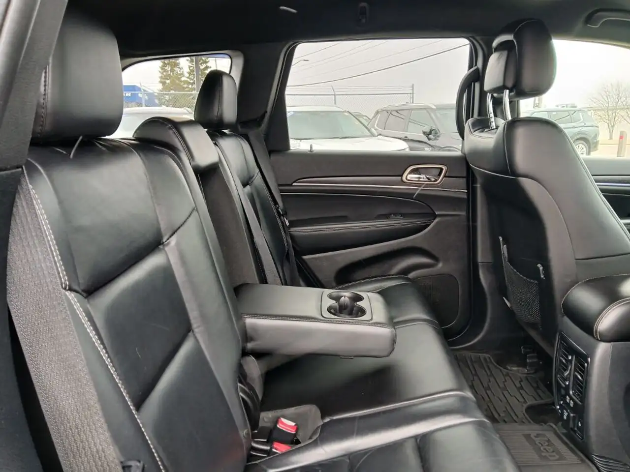 Jeep Grand Cherokee снимка Jeep Grand Cherokee
