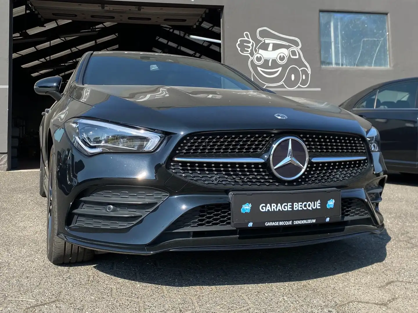 Mercedes-Benz CLA 200 Shooting Break AMG Line Zwart - 2