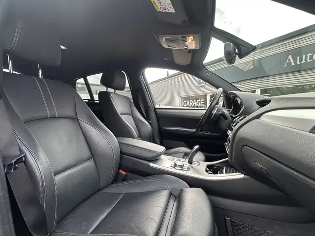 BMW X4 view 10