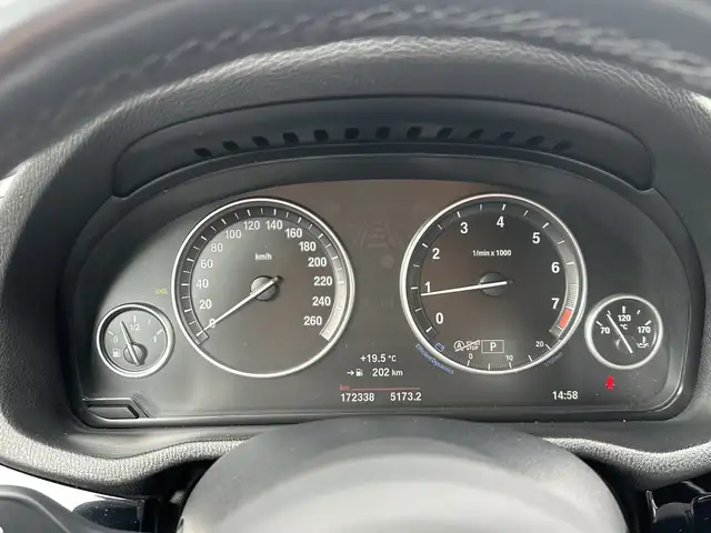 BMW X4 view 15