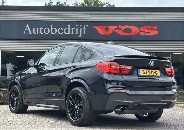 BMW X4 view 5