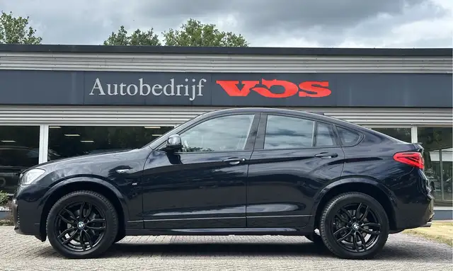 BMW X4 view 3