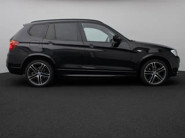 BMW X3 view 5