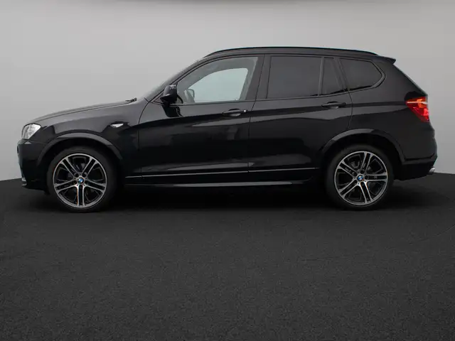 BMW X3 view 11