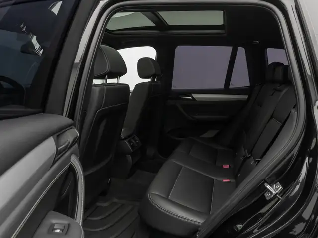 BMW X3 view 25