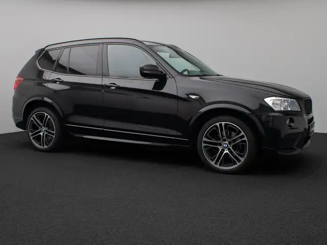 BMW X3 view 4