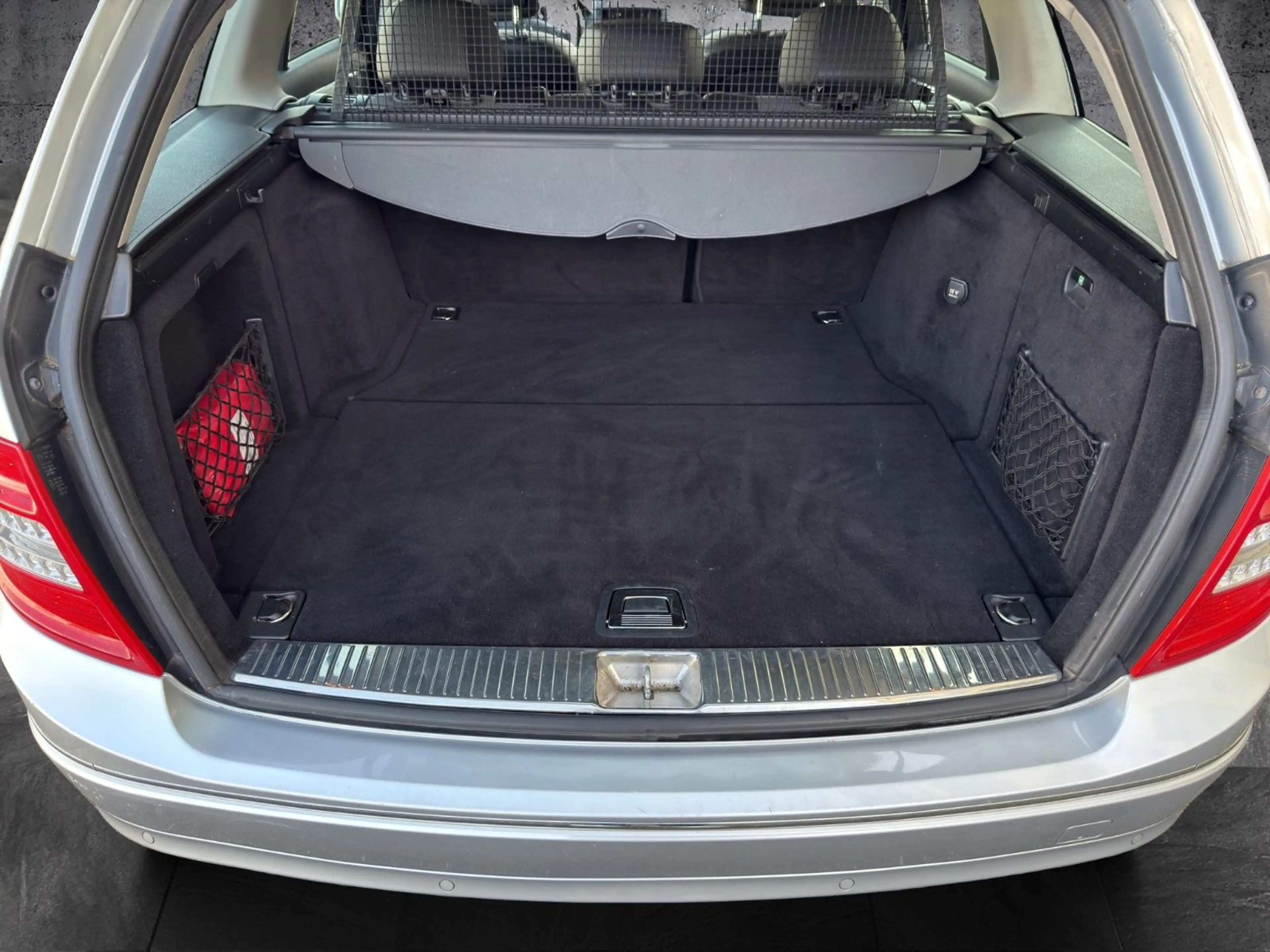 Mercedes-Benz C 180 T Kompressor Avantgarde*NAVI*XENON*SHZ — photo 7