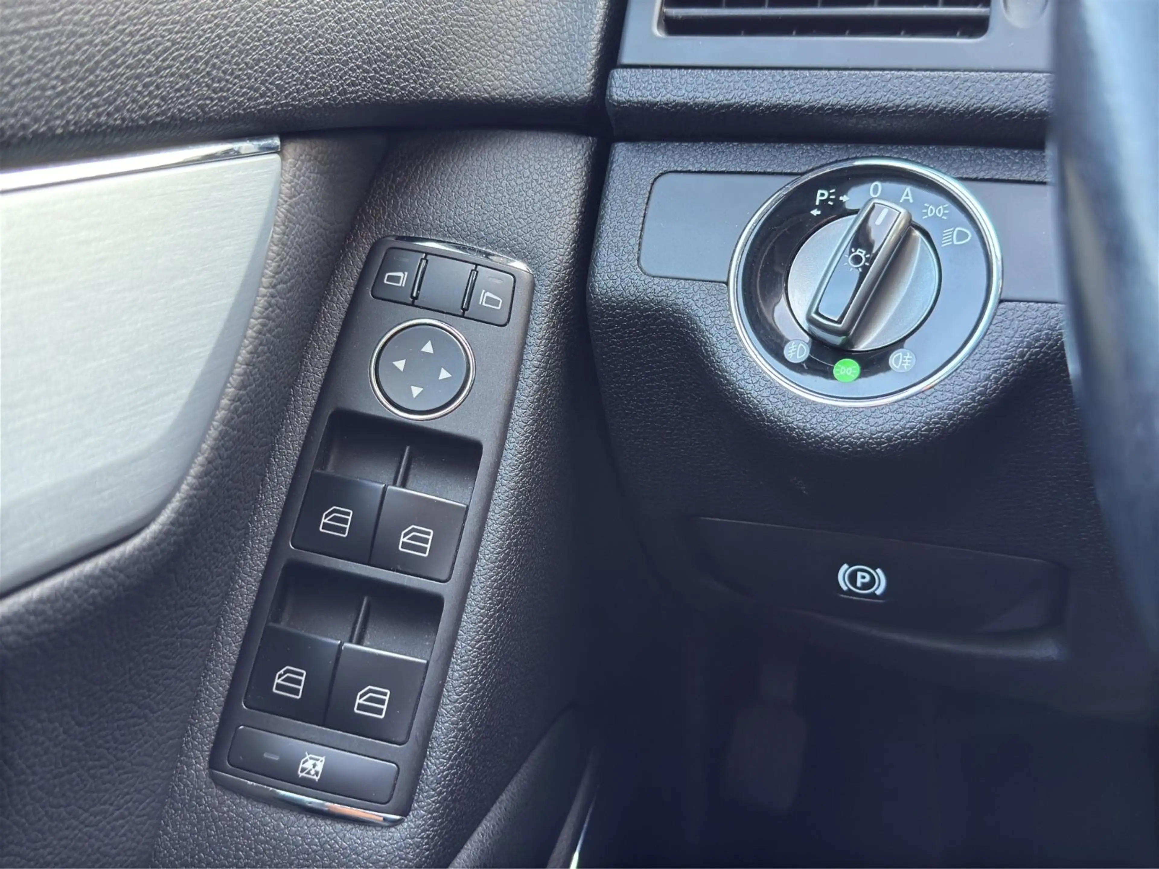 Mercedes-Benz C 180 T Kompressor Avantgarde*NAVI*XENON*SHZ — photo 10