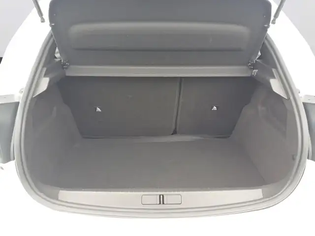 Peugeot 208 view 7