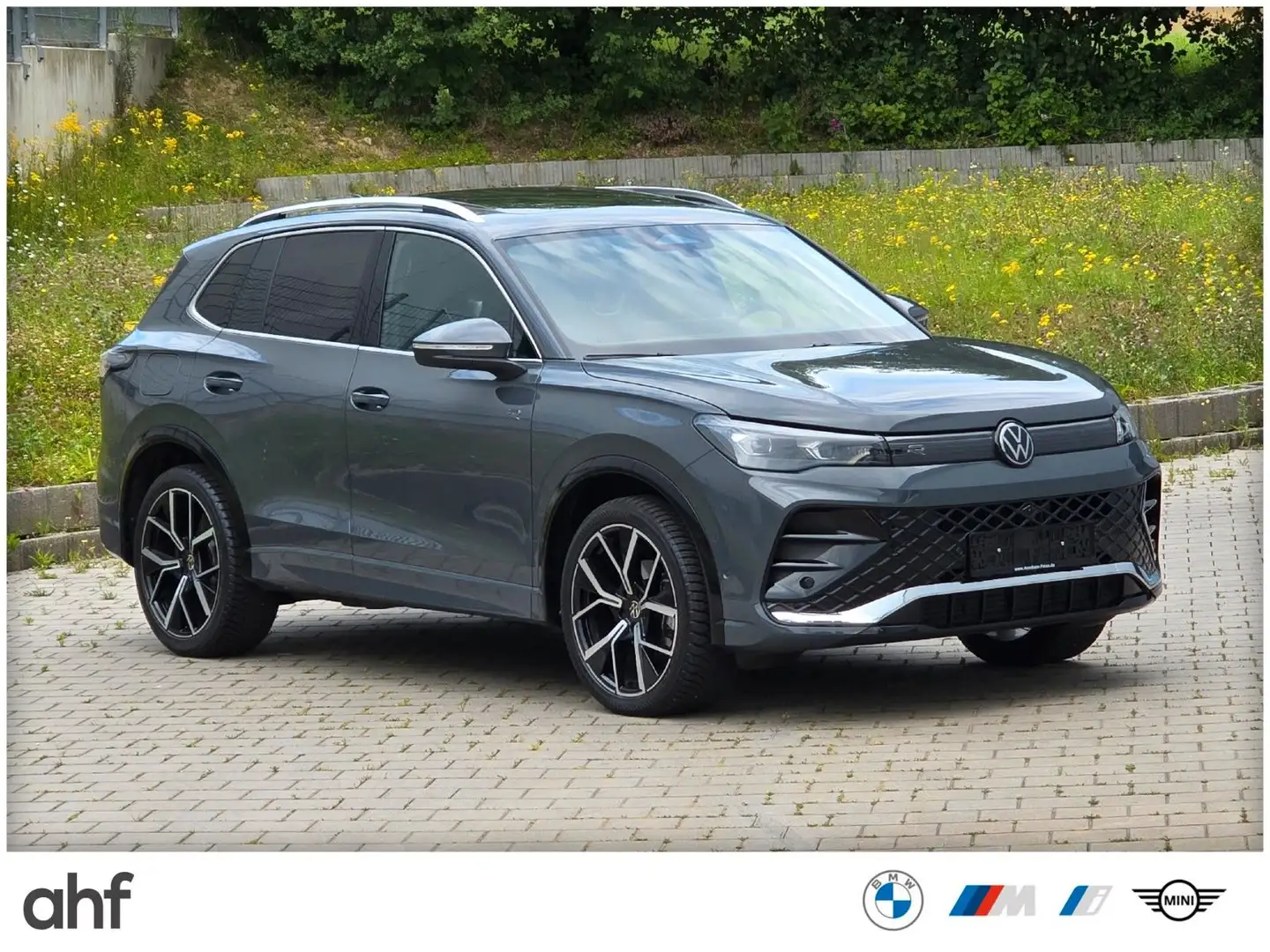 Volkswagen Tiguan 1.5eTSI R-Line HUD PANO ACC IQ 360 H/K 20 Grau - 2