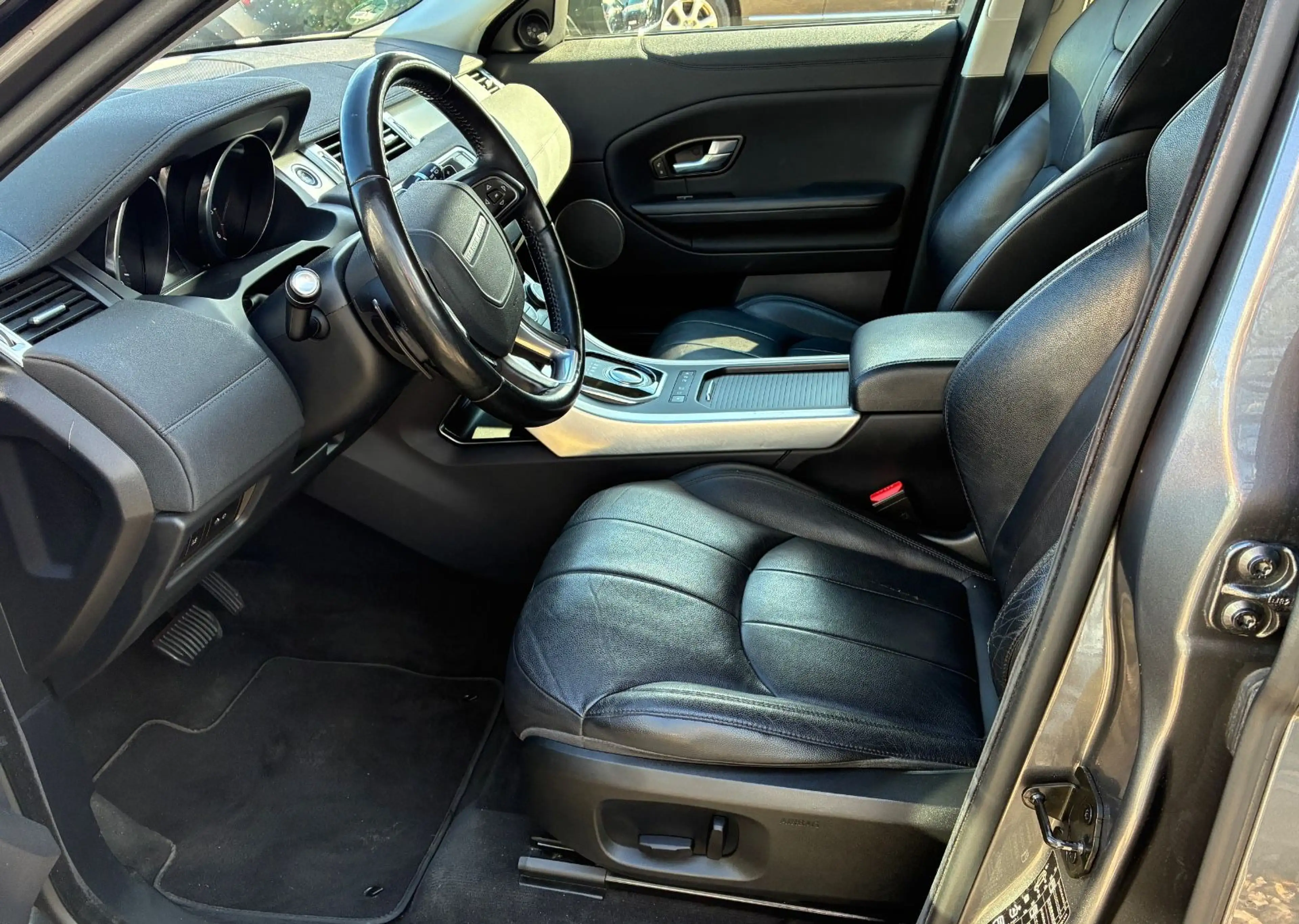 Land Rover Range Rover Evoque Evoque SE Automatik Bi-Xenon Navi Panorama AHK — photo 16