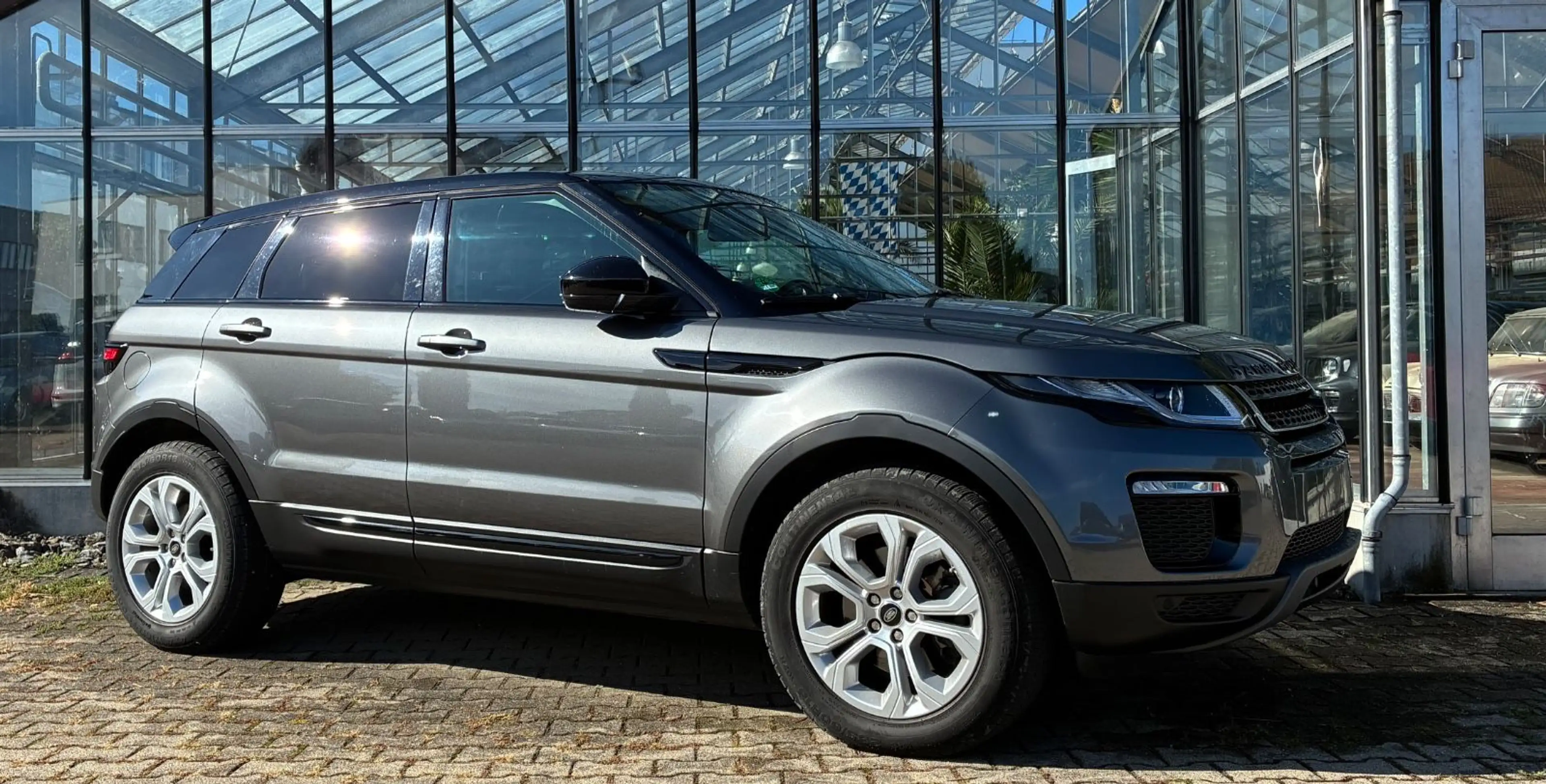 Land Rover Range Rover Evoque Evoque SE Automatik Bi-Xenon Navi Panorama AHK — photo 2