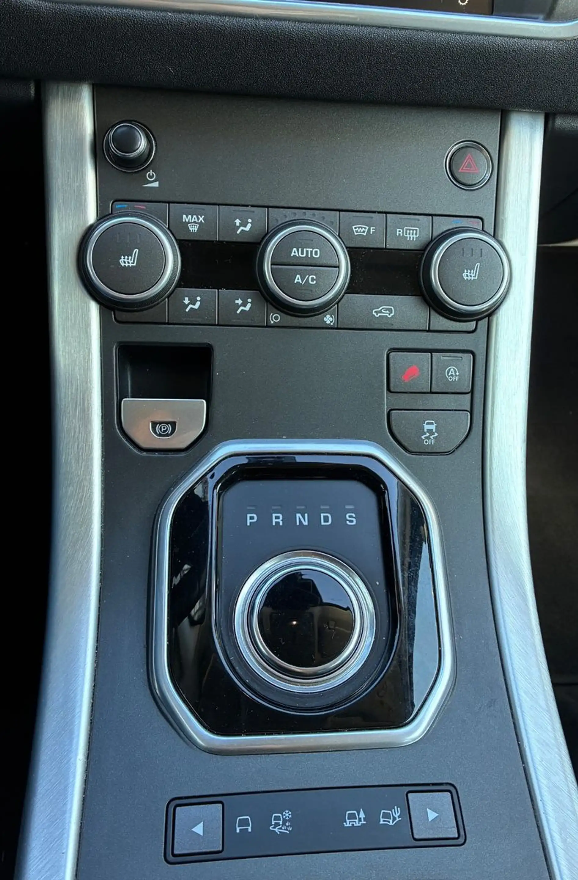Land Rover Range Rover Evoque Evoque SE Automatik Bi-Xenon Navi Panorama AHK — photo 21