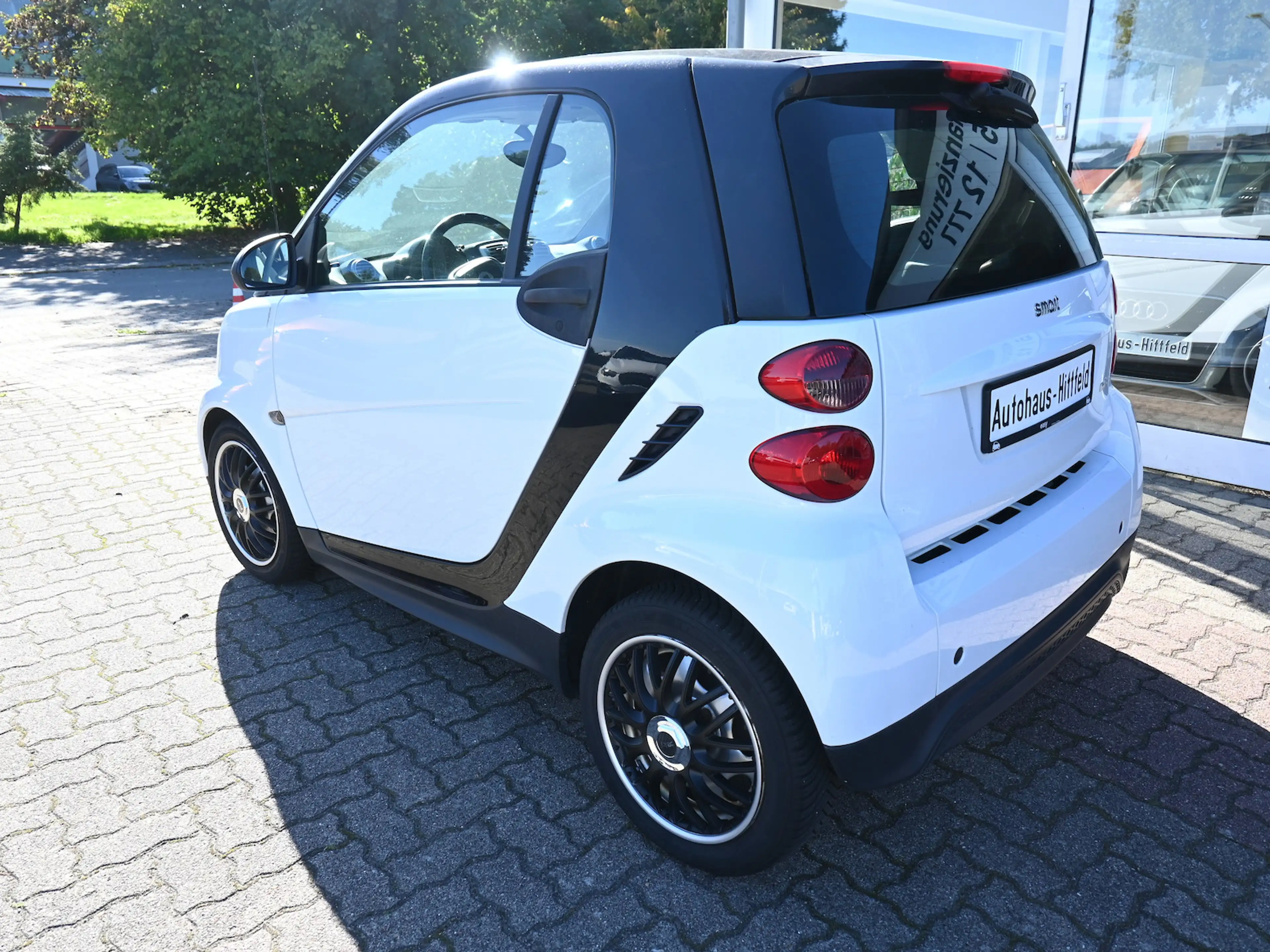 smart forTwo 1.0 coupe mhd 52 kW Servo Klimaaut Pano — photo 2