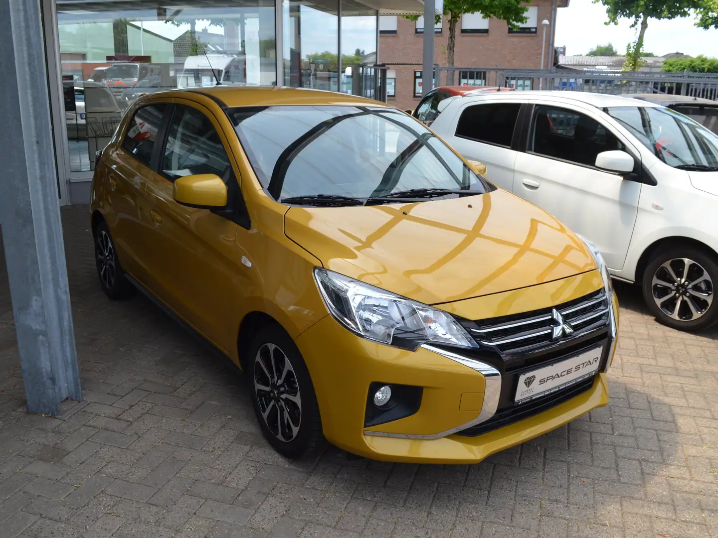 Mitsubishi Space Star Select+ Beige - 2