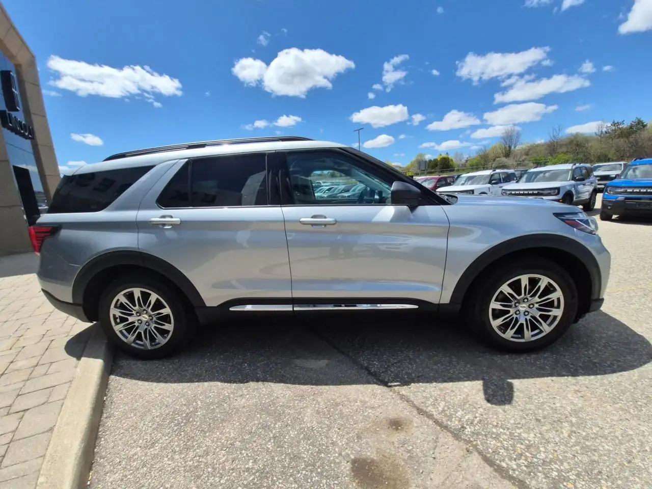Ford Explorer снимка Ford Explorer