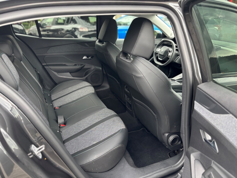 Peugeot 408 Allure 130 DAB AHK ACC SITZHZG NAVI — photo 12