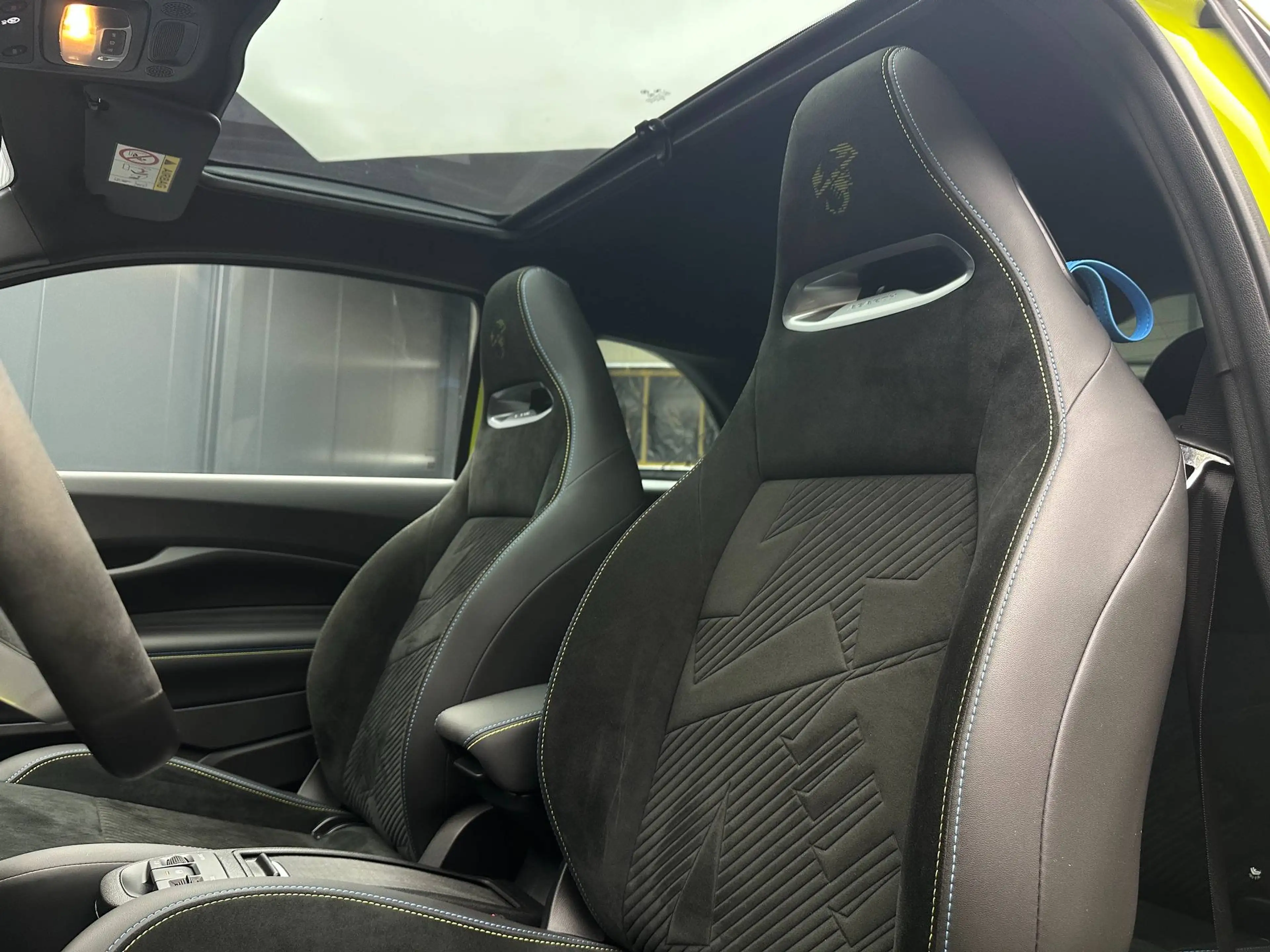 Abarth 500e Scorpionissima *18Zoll*PANORAMA*JBL*KAMERA* — photo 10