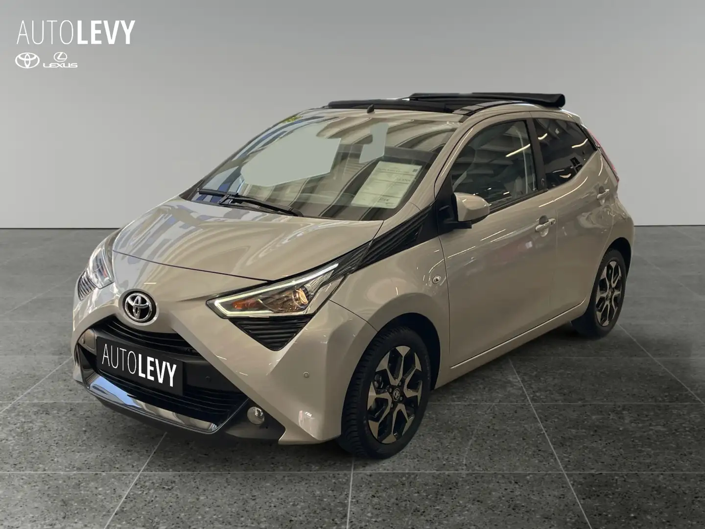 Toyota Aygo 1.0  x-play Team D +Faltdach+Allwetter+ Argintiu - 2