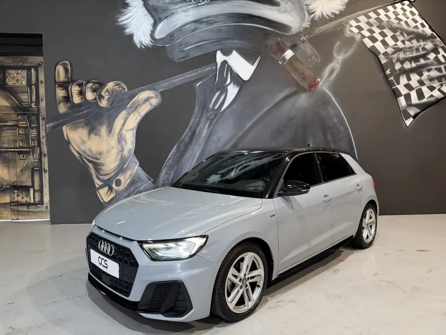 Audi A1 1.0 TFSI 110 S tronic 7 S line Grijs - 2