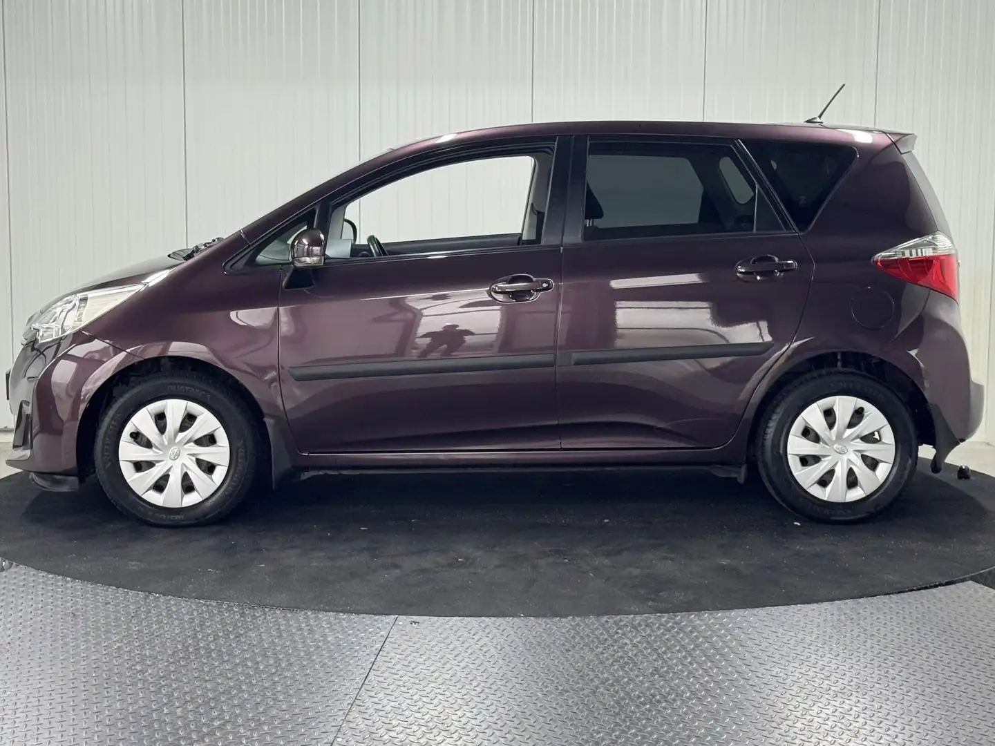 Toyota Verso-S 1.3 VVT-i Aspiration Trekhaak Camera Panoramadak Mauve - 2