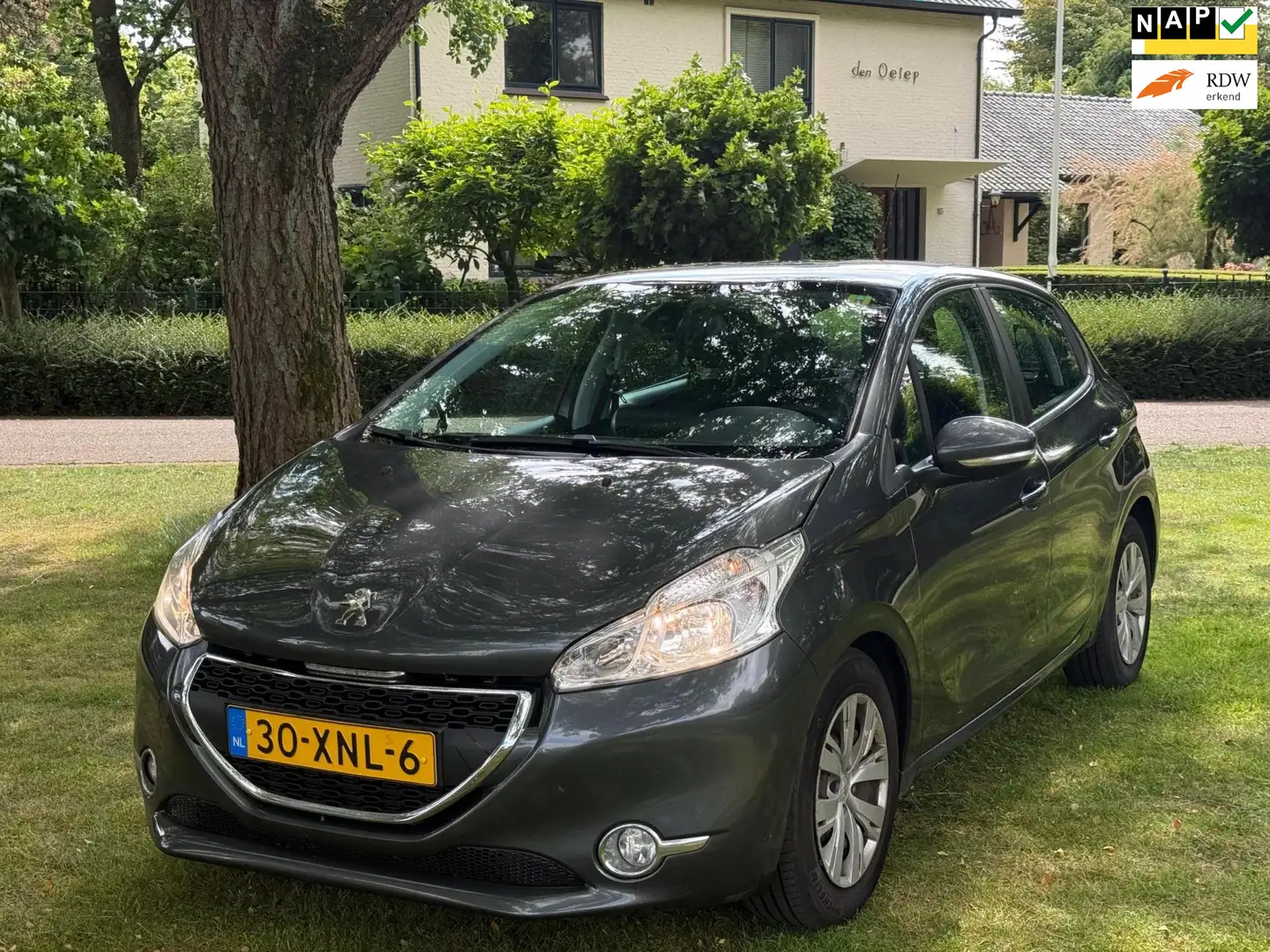 Peugeot 208 1.4 VTi Envy CARPLAY PDC Grijs - 1