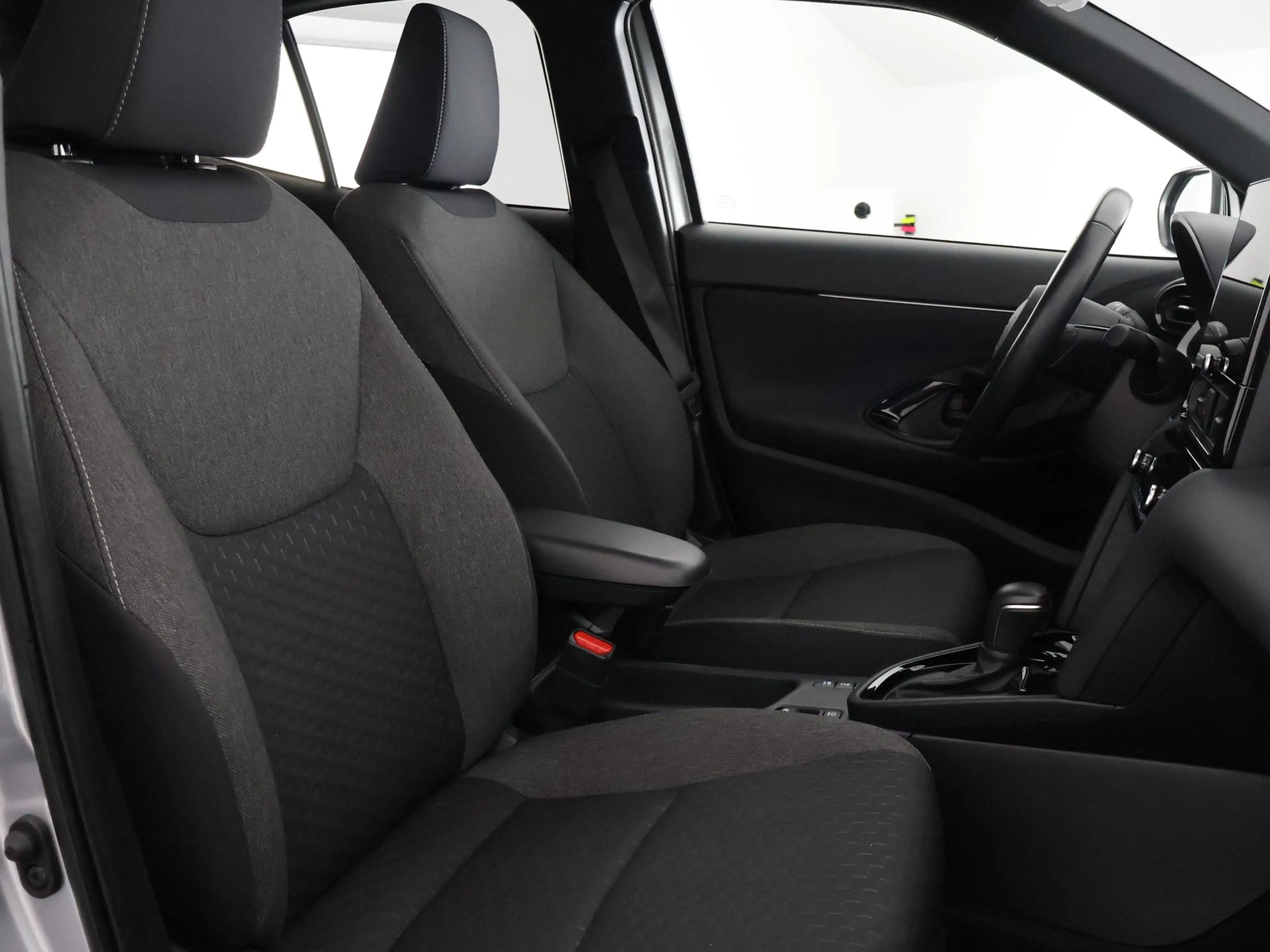 Toyota Yaris Cross 1.5 Hybrid 115 Dynamic Luxury Bi-Tone | Stuur- & S — photo 25