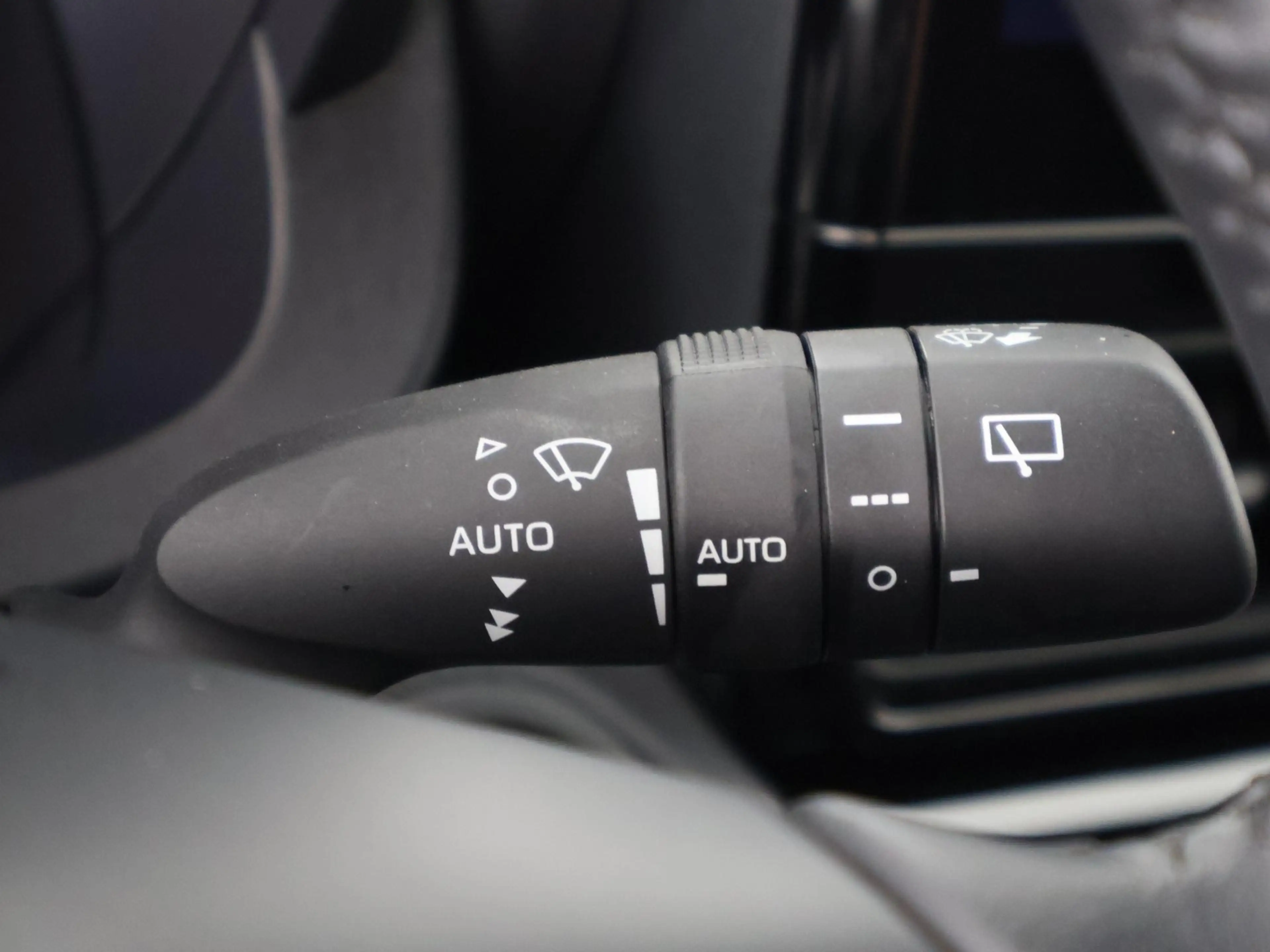 Toyota Yaris Cross 1.5 Hybrid 115 Dynamic Luxury Bi-Tone | Stuur- & S — photo 15