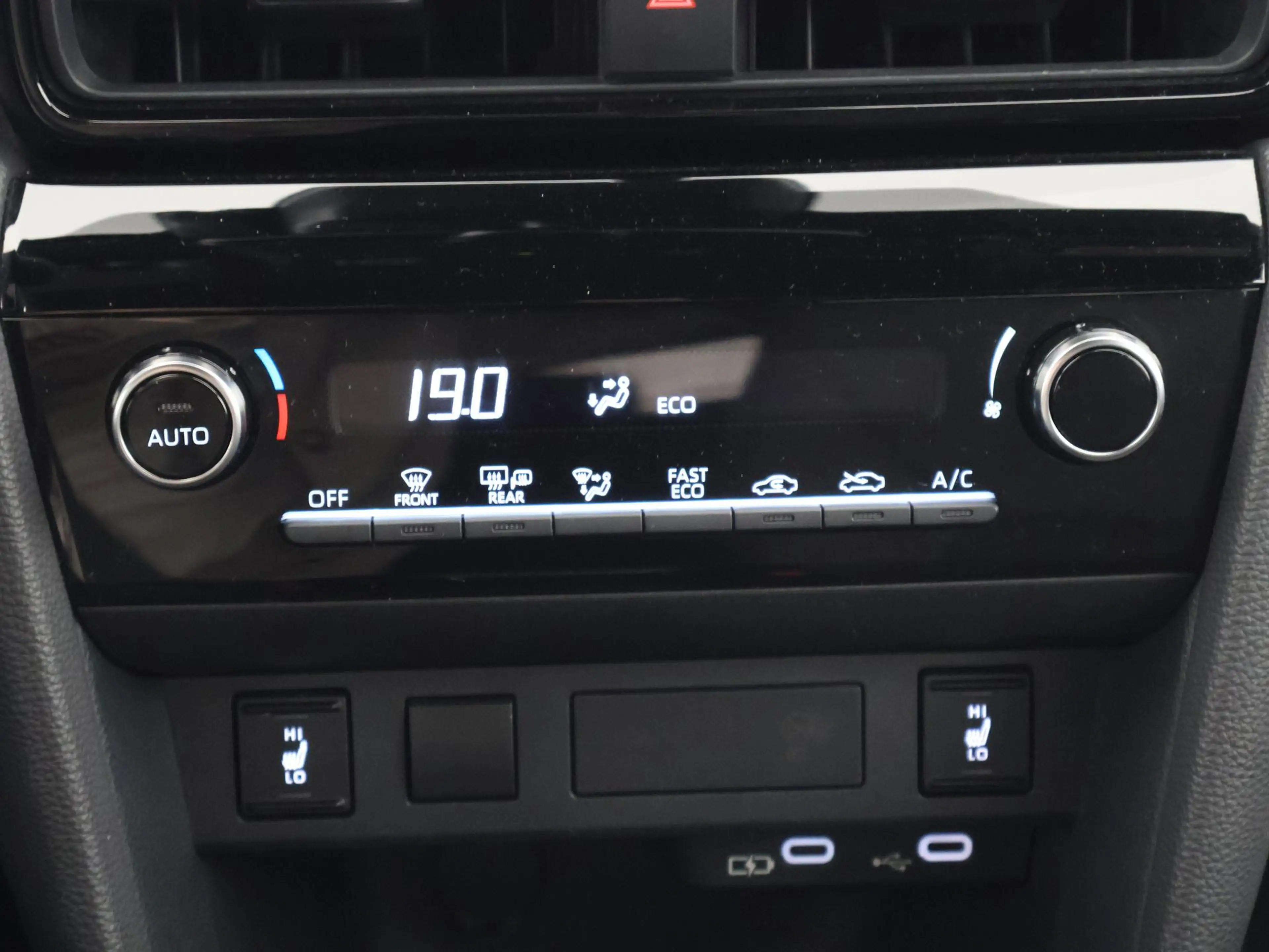 Toyota Yaris Cross 1.5 Hybrid 115 Dynamic Luxury Bi-Tone | Stuur- & S — photo 9
