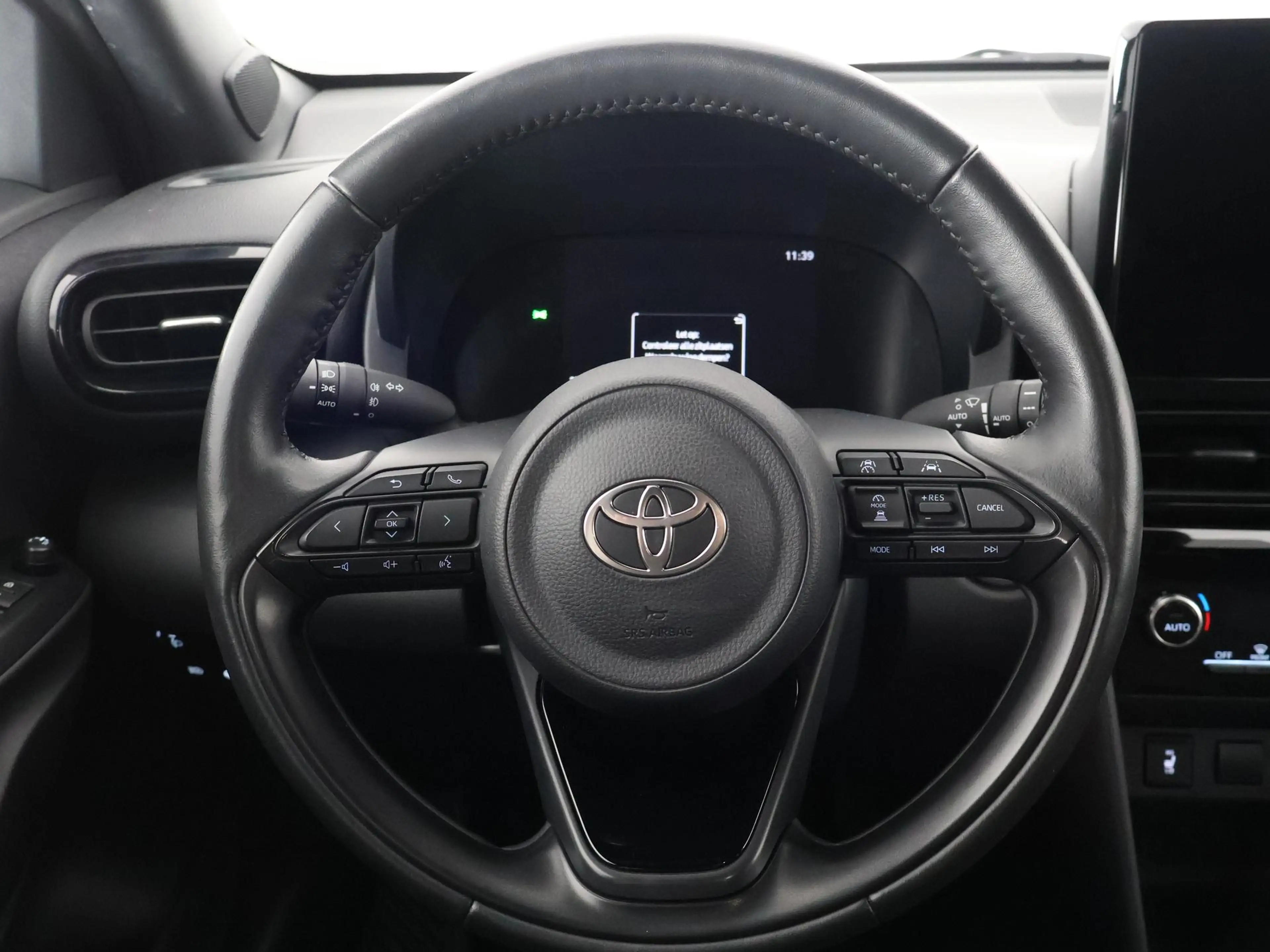 Toyota Yaris Cross 1.5 Hybrid 115 Dynamic Luxury Bi-Tone | Stuur- & S — photo 19