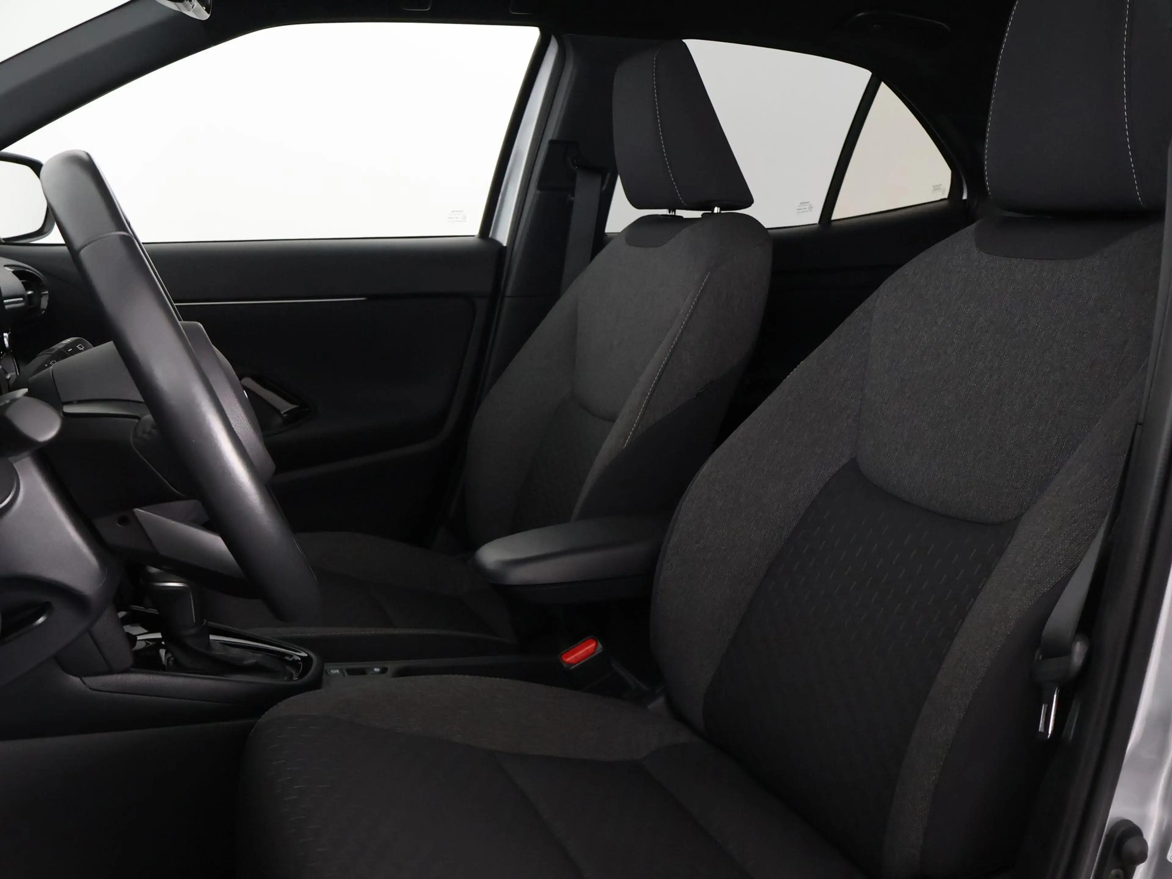 Toyota Yaris Cross 1.5 Hybrid 115 Dynamic Luxury Bi-Tone | Stuur- & S — photo 21