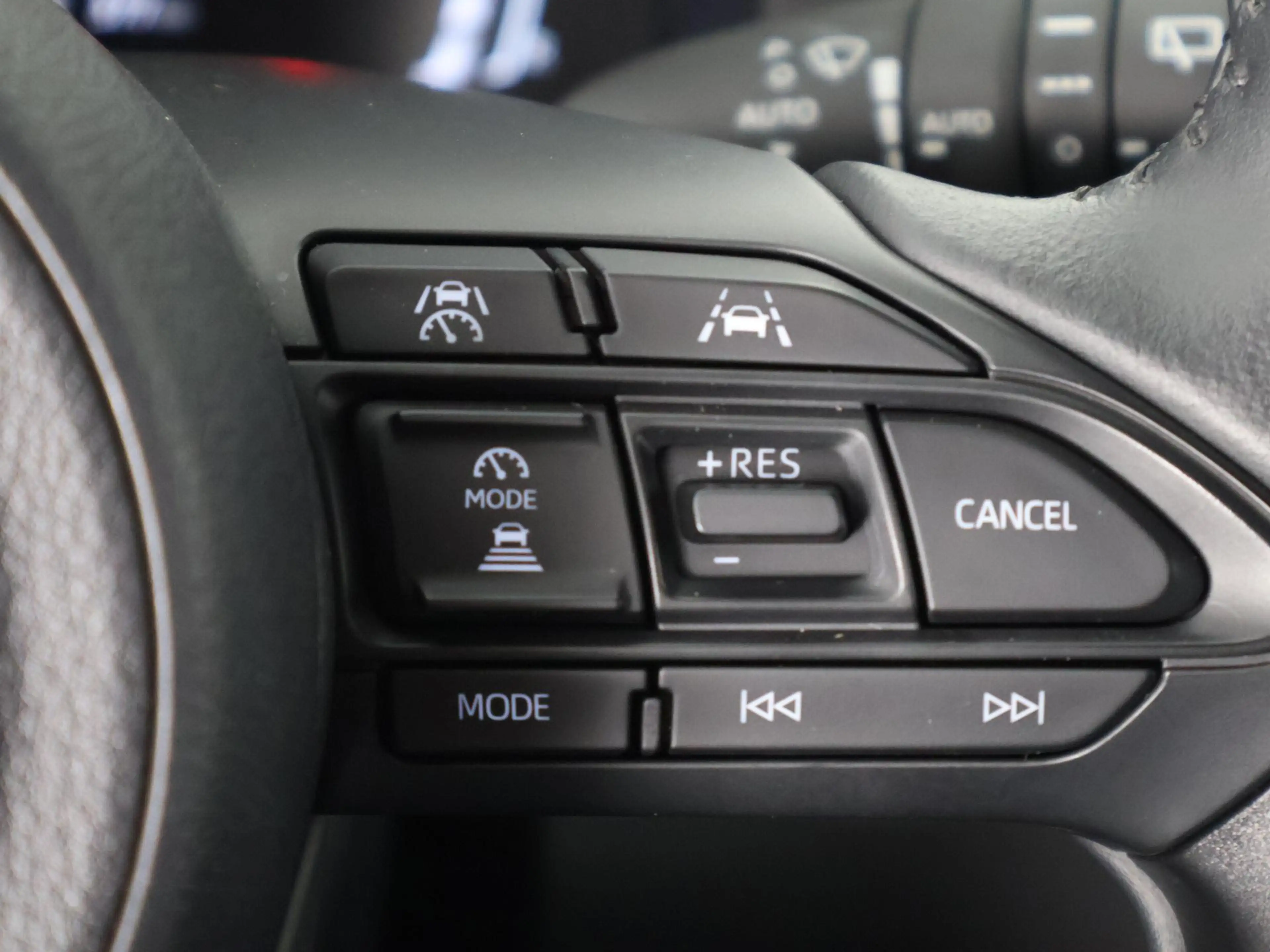 Toyota Yaris Cross 1.5 Hybrid 115 Dynamic Luxury Bi-Tone | Stuur- & S — photo 13