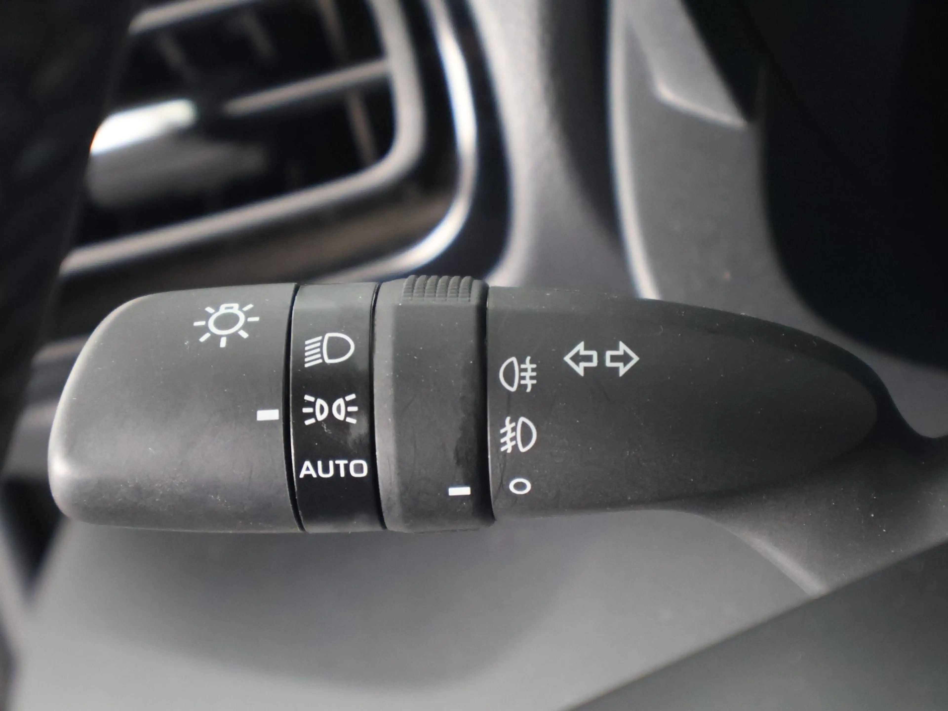 Toyota Yaris Cross 1.5 Hybrid 115 Dynamic Luxury Bi-Tone | Stuur- & S — photo 14