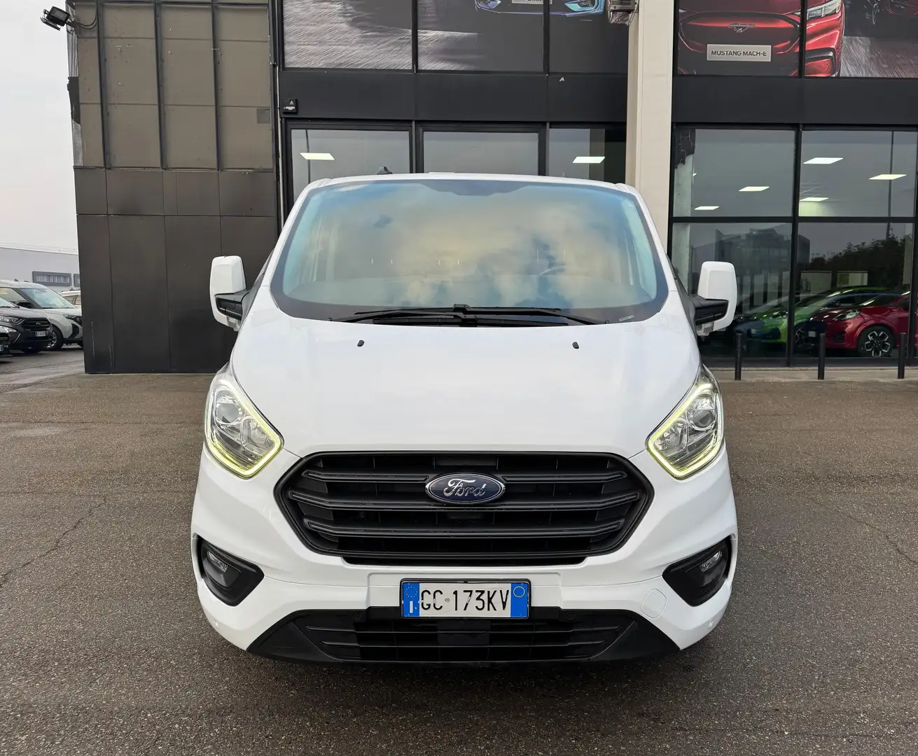 Ford Transit Custom 2.0 ECOBLUE 130CV L1H1 TREND Blanc - 2