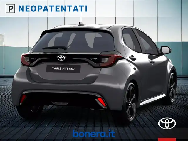 Toyota Yaris view 3