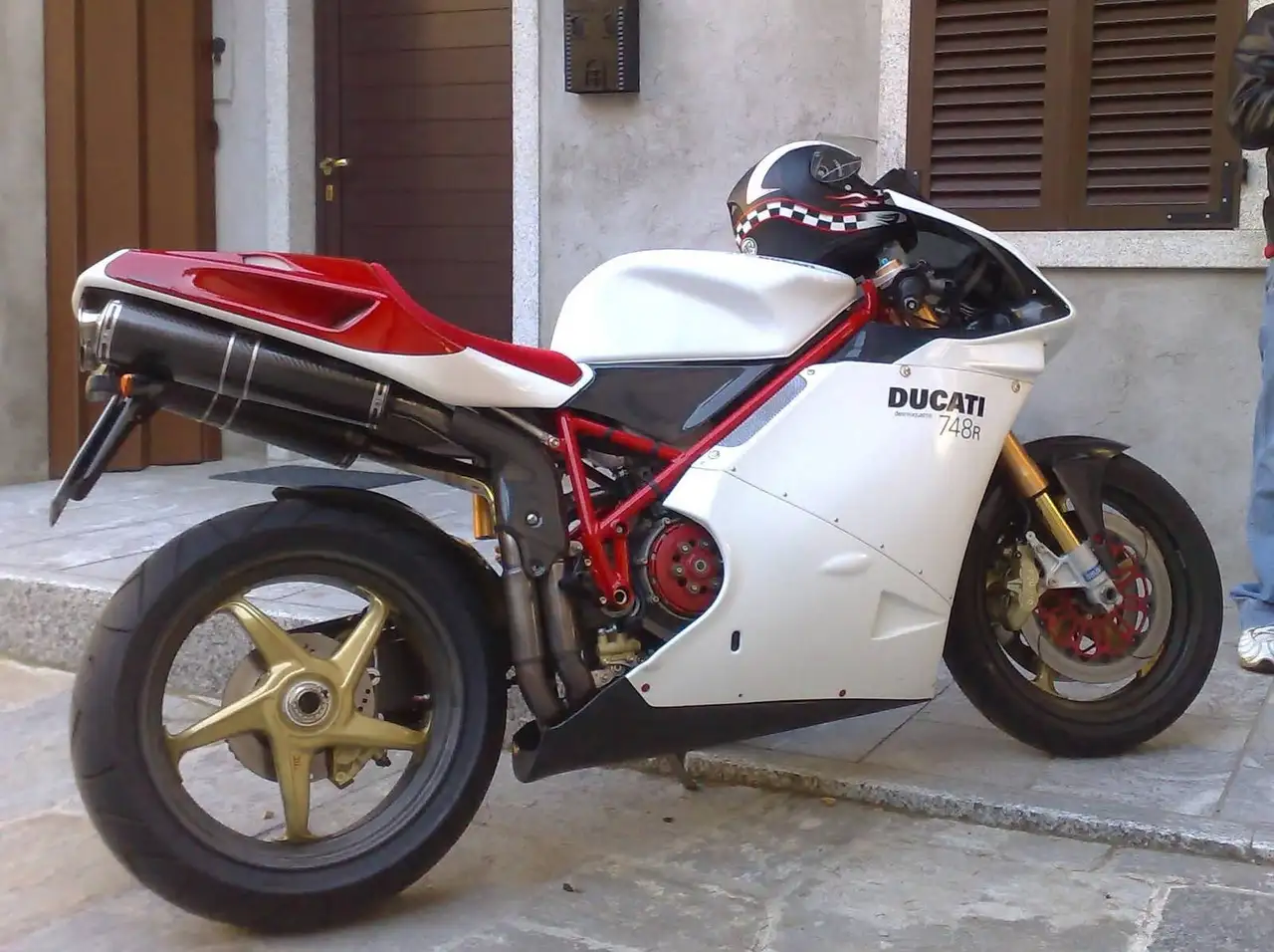 Ducati 748
