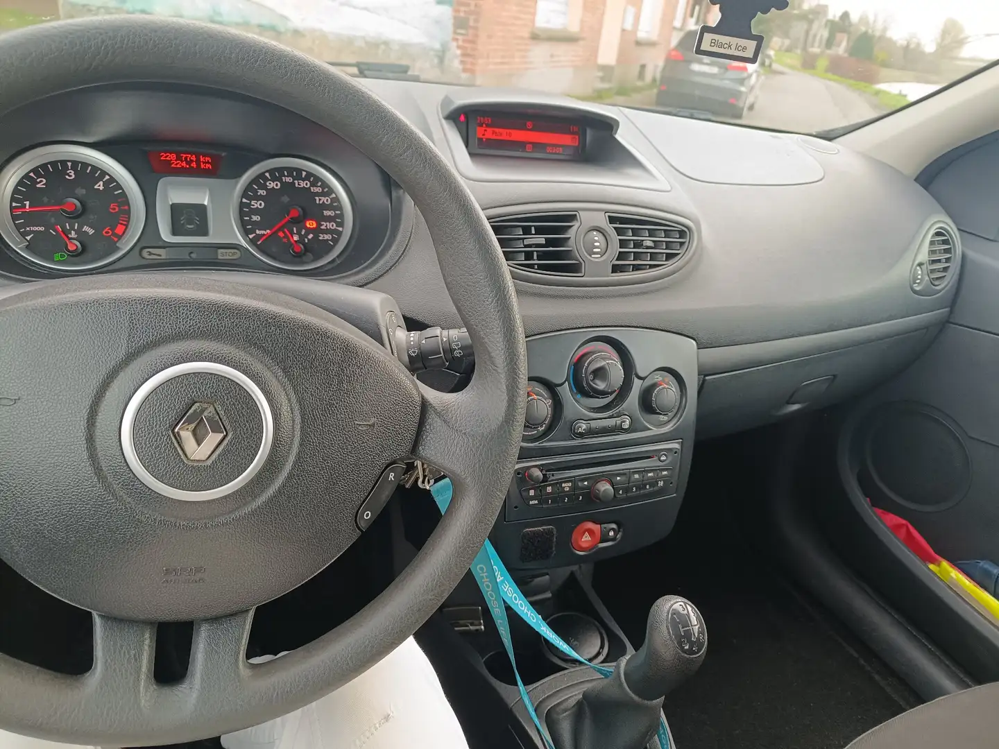 Renault Clio IV dCi 90 Energy eco2 Dynamique 90g - 2