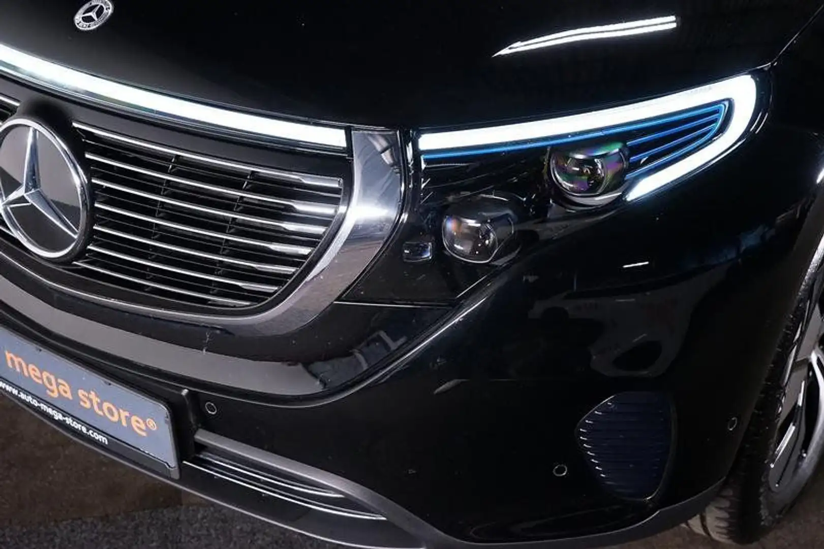 Mercedes-Benz EQC 400 400 4Matic MBUX+Kamera+4xSHZ+LED+Navi+SHZ+LM Black - 2