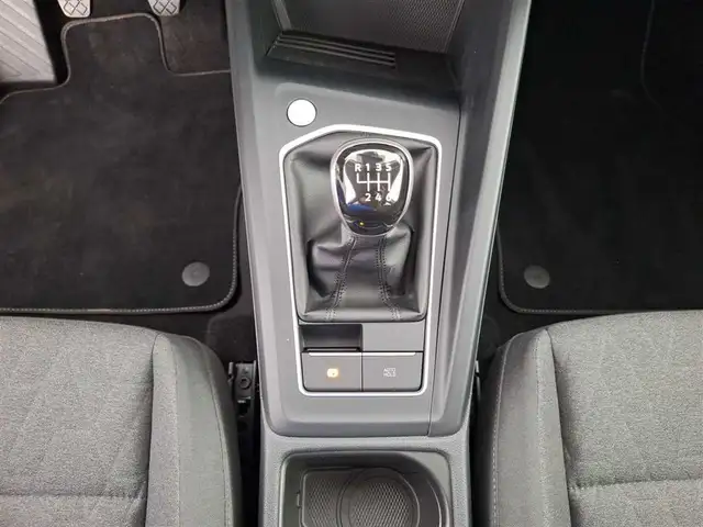 Volkswagen Golf view 14
