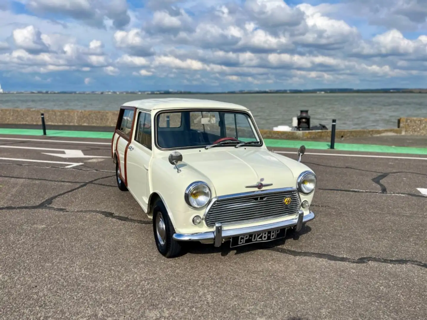 Austin Mini Countryman - 1